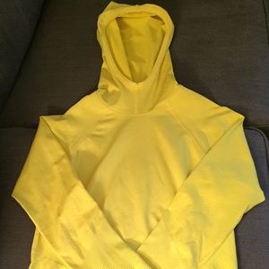 Sleek and easy Athleta workout top